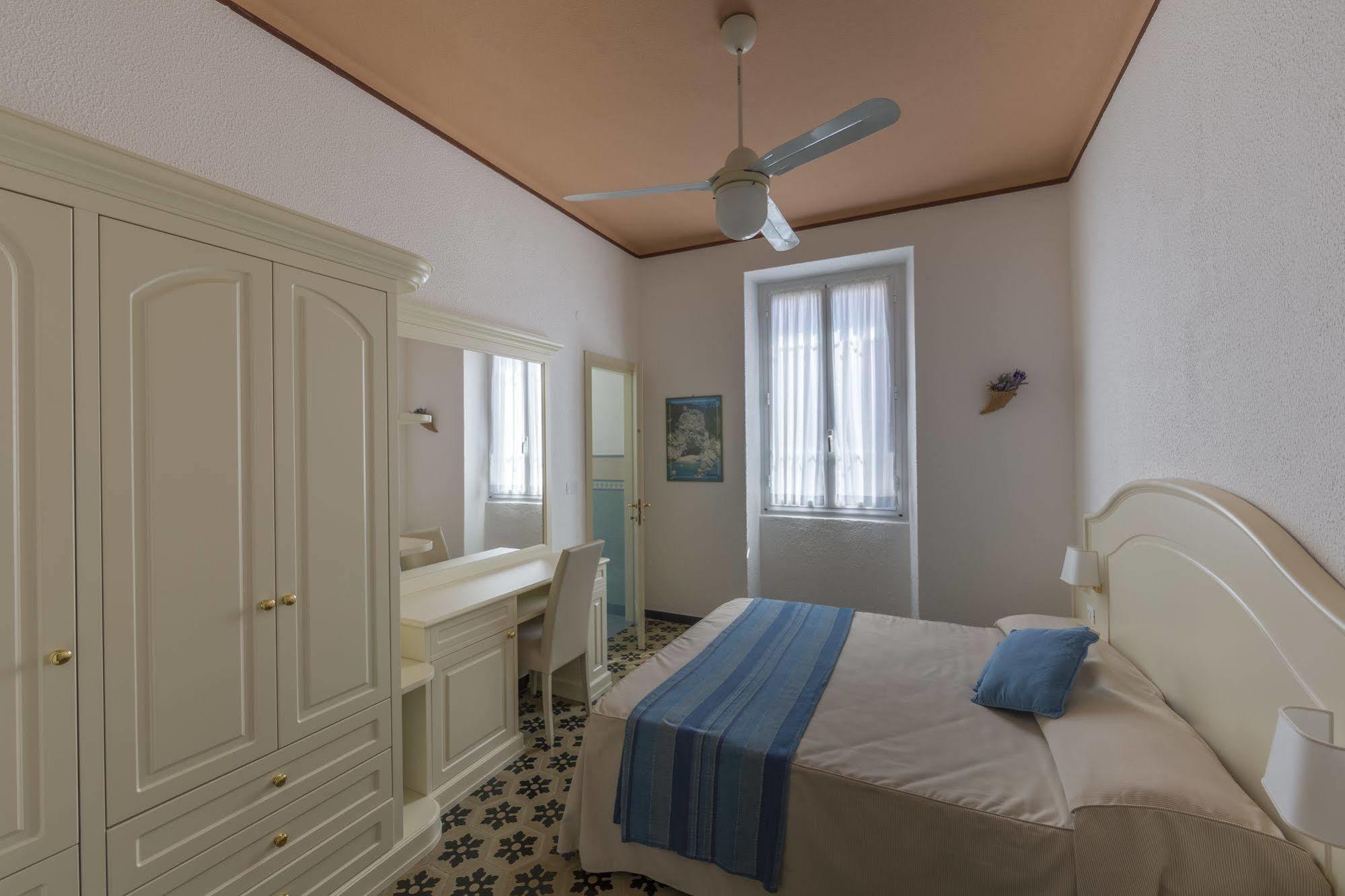 Miramare Di Varigotti Luaran gambar